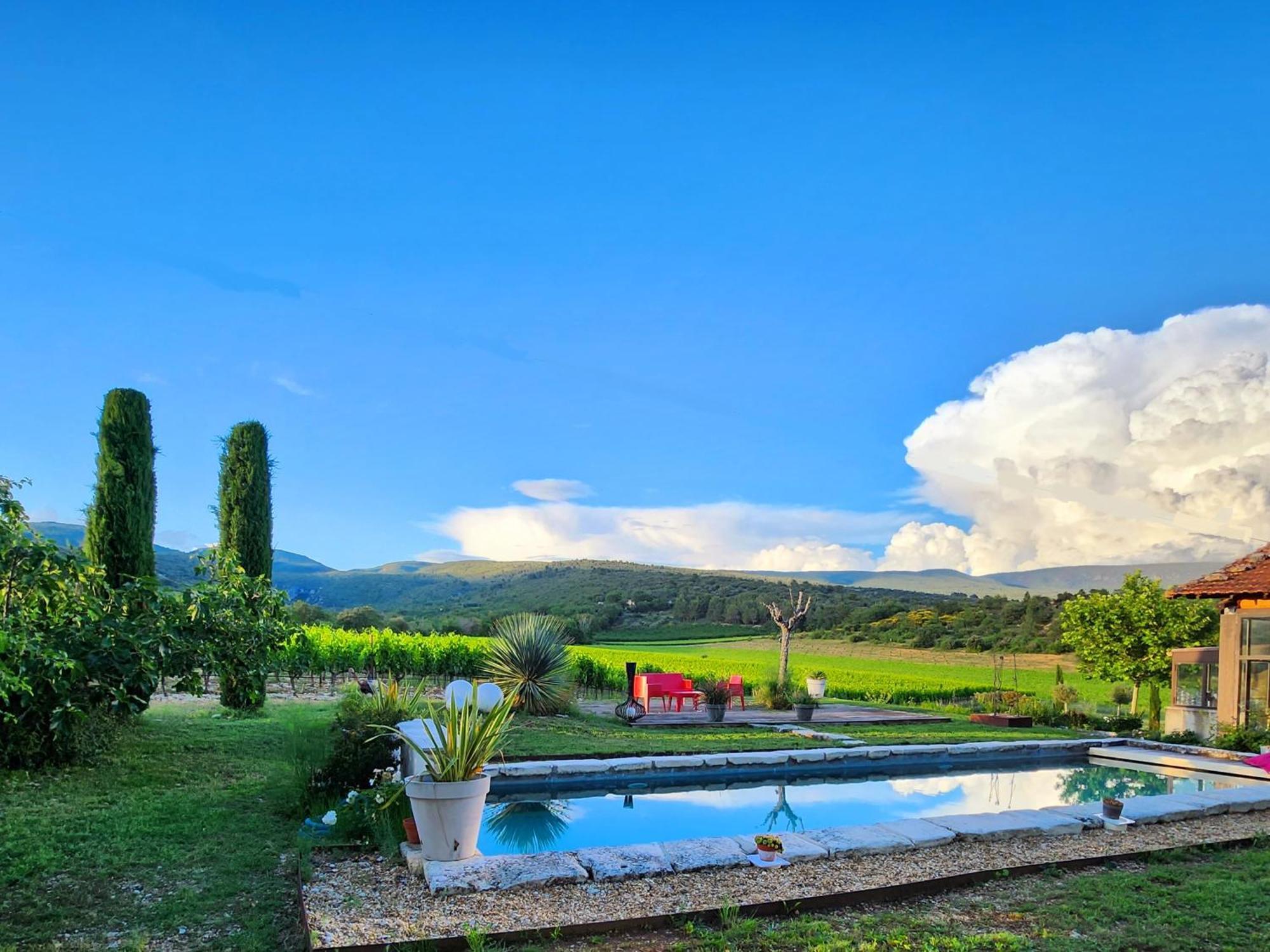La Fontaine Des Noyers Saint-Saturnin-lès-Apt