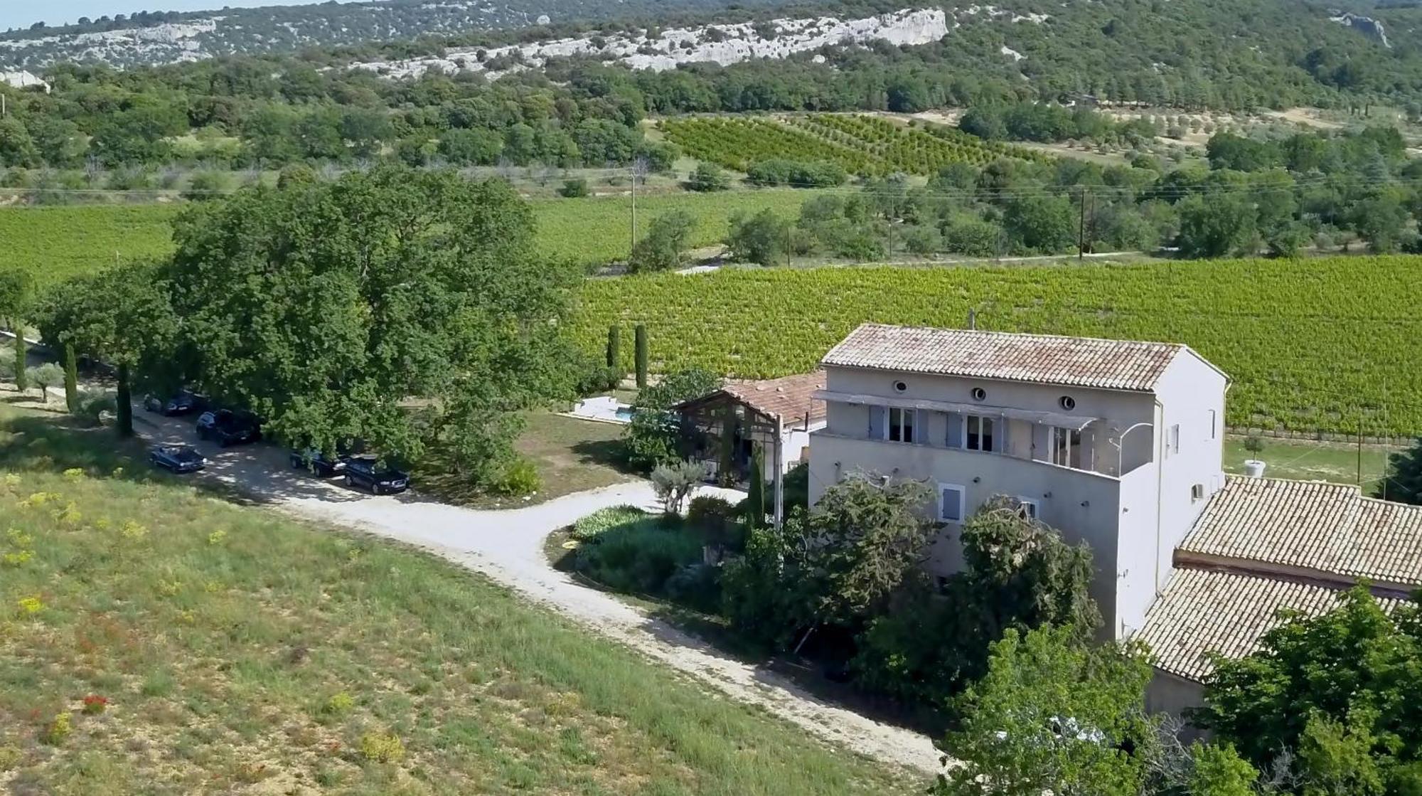 La Fontaine Des Noyers Saint-Saturnin-lès-Apt